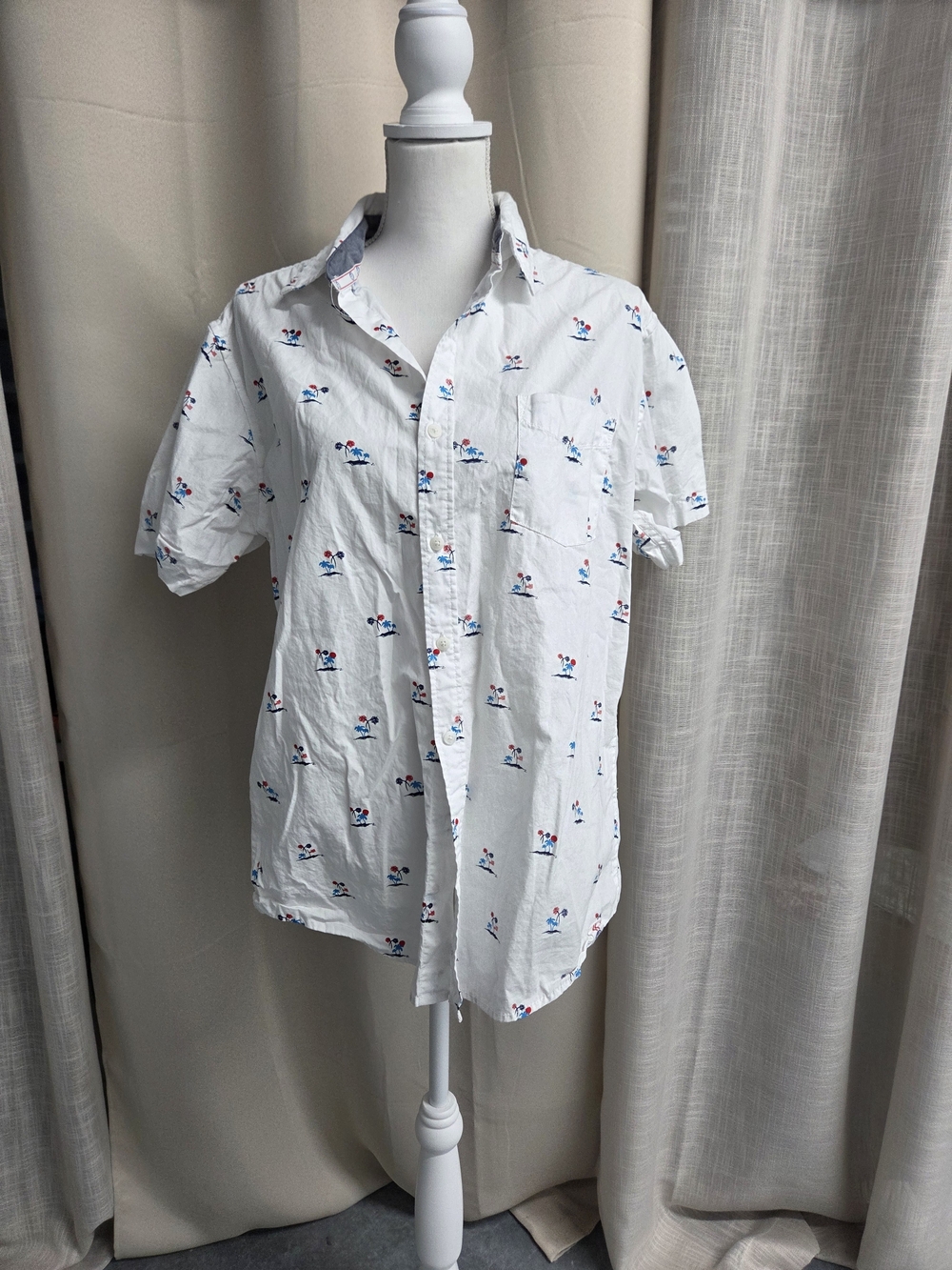 Free Planet White Short-Sleeve Button-Down Shirt Blue Red Cotton July 4th Size L